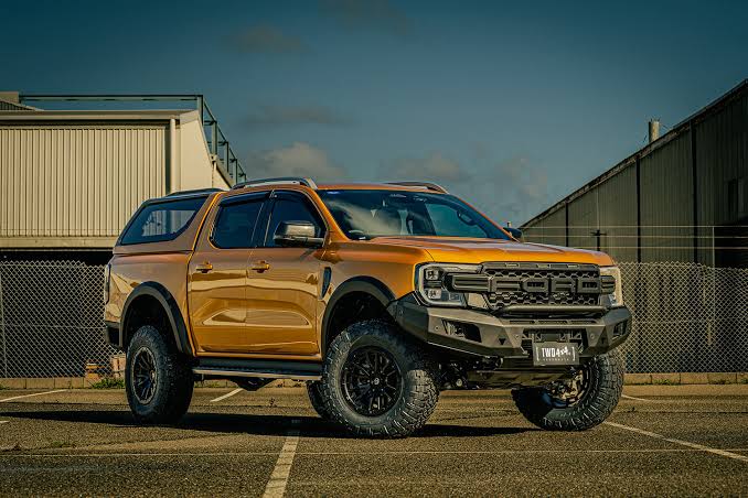 Ford Ranger and Wildtrak — photo 1